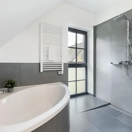 Reetdachhaus Seerose