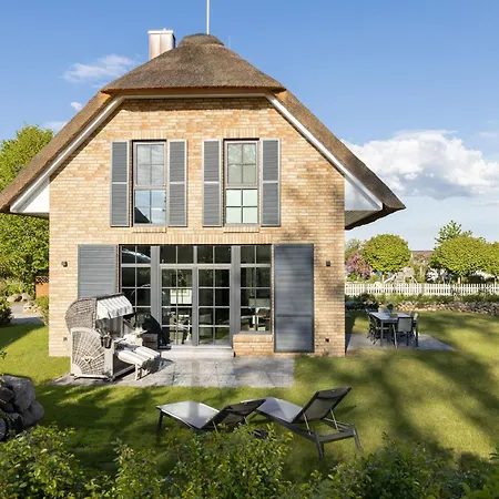 Reetdachhaus Seerose Сasa de vacaciones