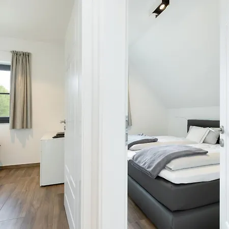 Holiday home Reetdachhaus Seerose *
