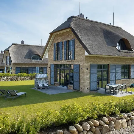 Reetdachhaus Seerose Holiday home Hohenkirchen (Nordwestmecklenburg)