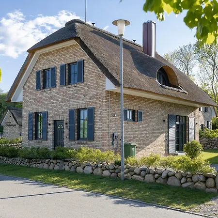 Holiday home Reetdachhaus Seerose